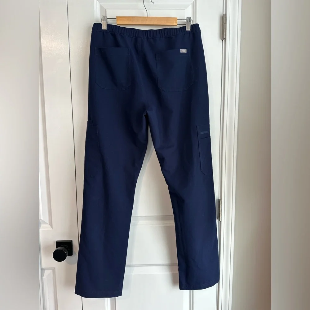 Figs Men’s Cairo Cargo Scrub Pants Navy Blue Size Medium